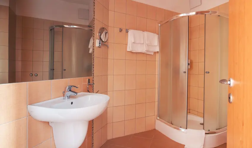 Granada Konferencia Wellness �s Sport Hotel Kecskem�t - �des Kettesben (1 �jt�l)