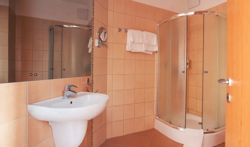 Granada Konferencia Wellness �s Sport Hotel Kecskem�t - �des Kettesben (1 �jt�l)