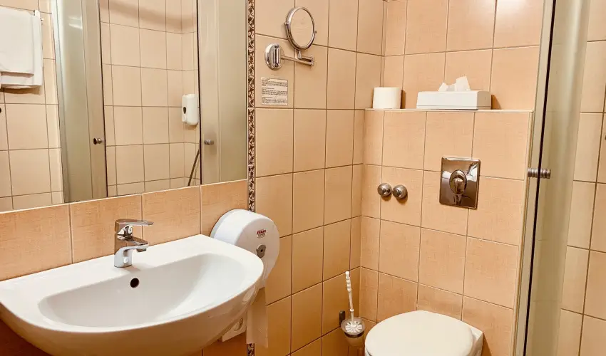 Granada Konferencia Wellness �s Sport Hotel Kecskem�t - �des Kettesben (1 �jt�l)