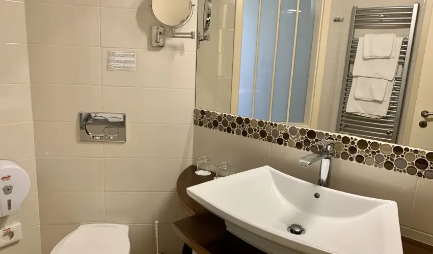 Granada Konferencia Wellness �s Sport Hotel Kecskem�t - �des Kettesben (1 �jt�l)