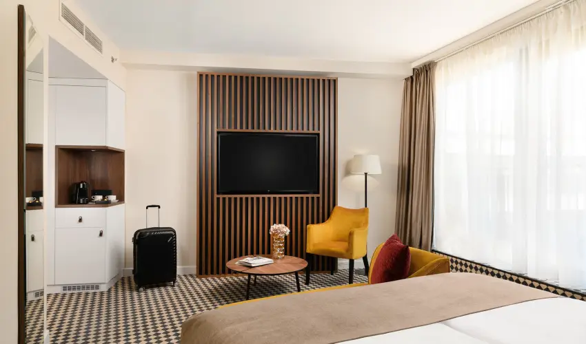 Grand Hotel Esztergom Esztergom - Flpanzis napi r frdbelpvel (1 jtl)