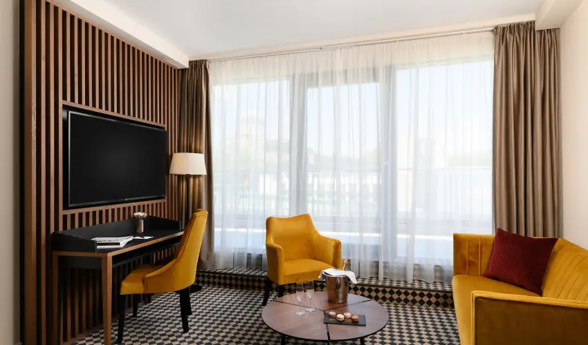 Grand Hotel Esztergom Esztergom - Flpanzis napi r frdbelpvel (1 jtl)