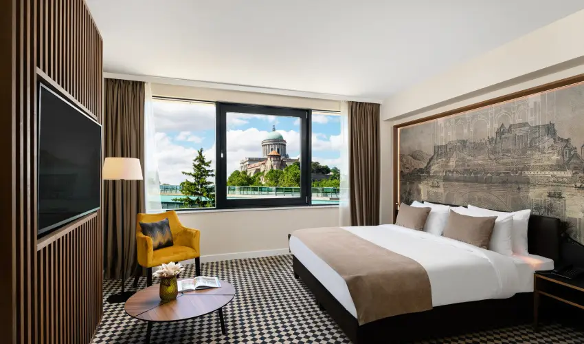 Grand Hotel Esztergom Esztergom - Flpanzis napi r frdbelpvel (1 jtl)