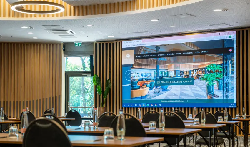 Grand Hotel Esztergom Esztergom - Flpanzis napi r frdbelpvel (1 jtl)