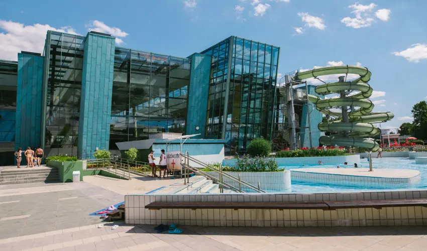 Grand Hotel Esztergom Esztergom - Flpanzis napi r frdbelpvel (1 jtl)