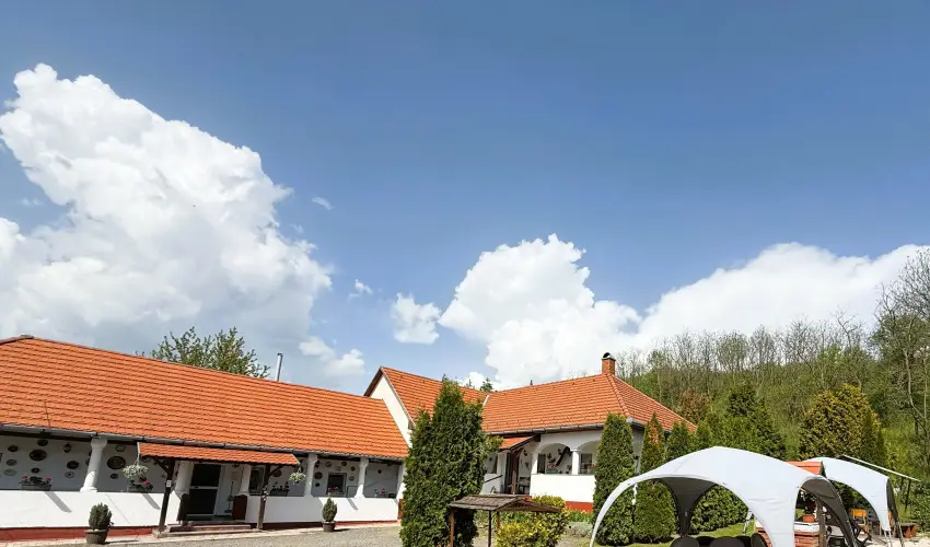Harmony Vend�gh�z Egerszal�k - Kedvezm�nyes �r csal�dok r�sz�reak ell�t�s n�lk�l