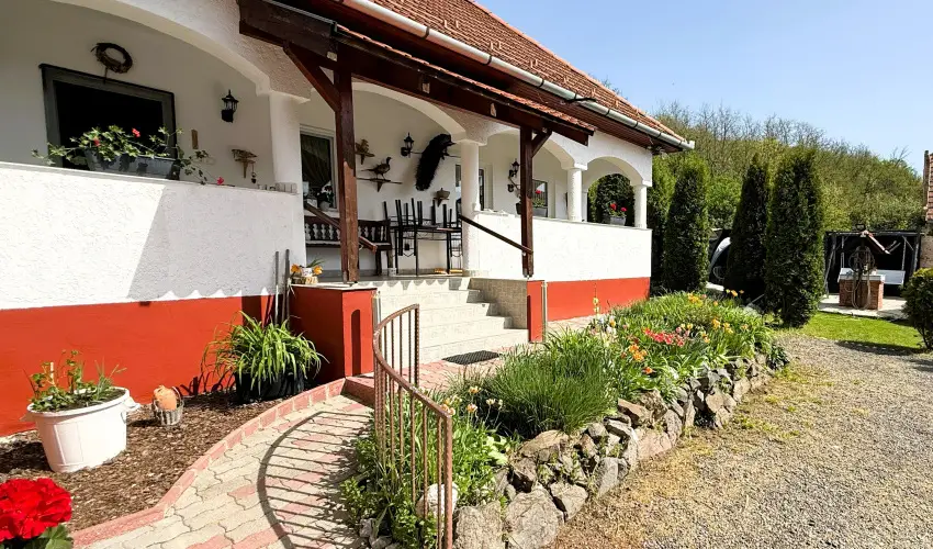 Harmony Vend�gh�z Egerszal�k - Kedvezm�nyes �r csal�dok r�sz�reak ell�t�s n�lk�l