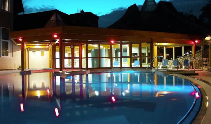 Ensana Thermal H�v�z H�v�z - �vind�t� el�foglal�si aj�nlat (1 �jt�l)