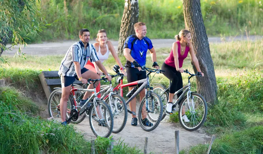 H�tk�ti Wellness Hotel & Lovaspark M�r - Kedvezm�nyes �r csal�dok r�sz�reak reggelis ell�t�ssal (1 �jt�l)