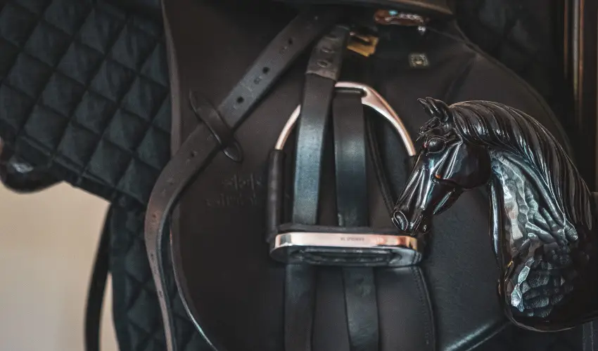 H�tk�ti Wellness Hotel & Lovaspark M�r - Kedvezm�nyes �r csal�dok r�sz�reak reggelis ell�t�ssal (1 �jt�l)