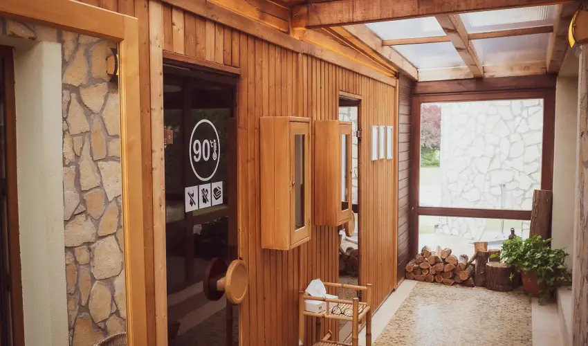 H�tk�ti Wellness Hotel & Lovaspark M�r - Kedvezm�nyes �r csal�dok r�sz�reak reggelis ell�t�ssal (1 �jt�l)