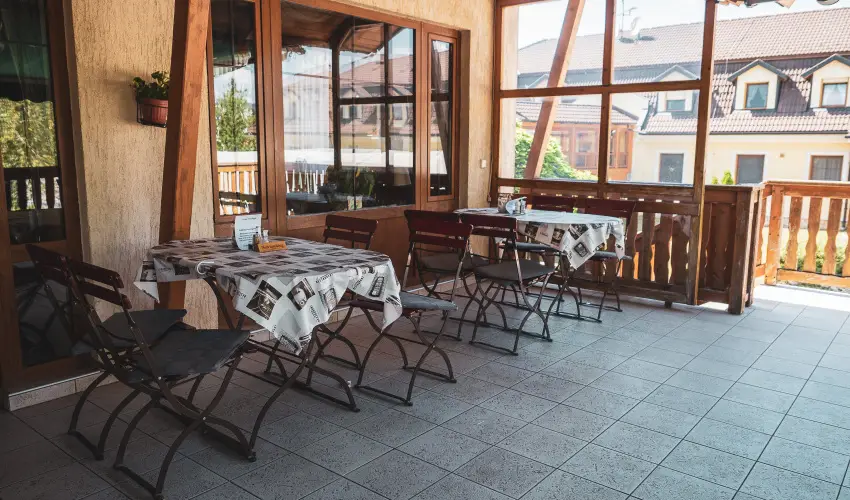 H�tk�ti Wellness Hotel & Lovaspark M�r - Kedvezm�nyes �r csal�dok r�sz�reak reggelis ell�t�ssal (1 �jt�l)