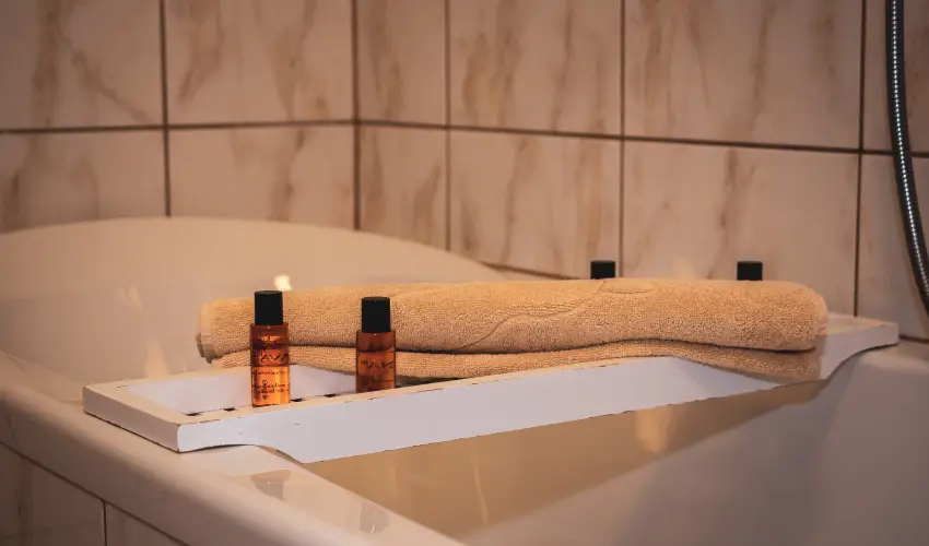 H�tk�ti Wellness Hotel & Lovaspark M�r - Kedvezm�nyes �r csal�dok r�sz�reak reggelis ell�t�ssal (1 �jt�l)