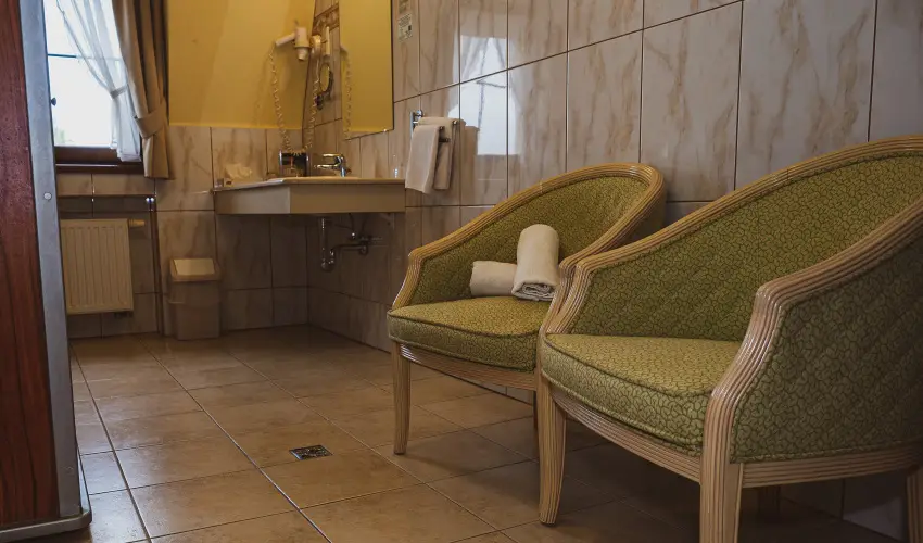 H�tk�ti Wellness Hotel & Lovaspark M�r - Kedvezm�nyes �r csal�dok r�sz�reak reggelis ell�t�ssal (1 �jt�l)