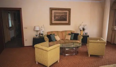 H�tk�ti Wellness Hotel & Lovaspark M�r