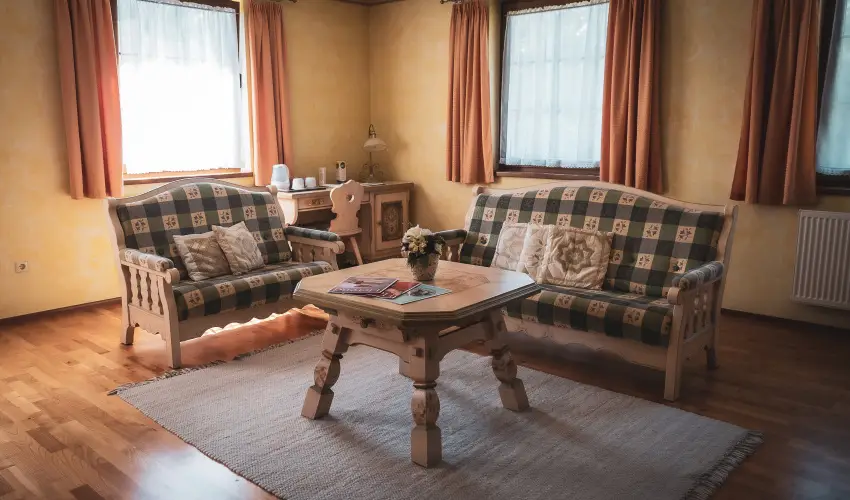 H�tk�ti Wellness Hotel & Lovaspark M�r - Kedvezm�nyes �r csal�dok r�sz�reak reggelis ell�t�ssal (1 �jt�l)