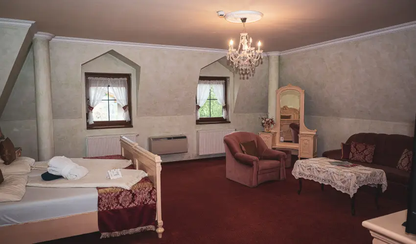 H�tk�ti Wellness Hotel & Lovaspark M�r - Kedvezm�nyes �r csal�dok r�sz�reak reggelis ell�t�ssal (1 �jt�l)