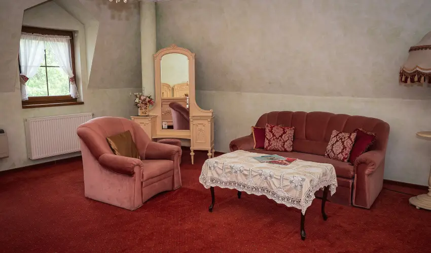 H�tk�ti Wellness Hotel & Lovaspark M�r - Kedvezm�nyes �r csal�dok r�sz�reak reggelis ell�t�ssal (1 �jt�l)