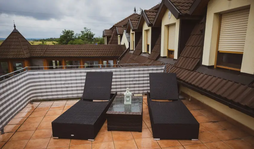 H�tk�ti Wellness Hotel & Lovaspark M�r - Kedvezm�nyes �r csal�dok r�sz�reak reggelis ell�t�ssal (1 �jt�l)