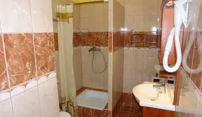 HoldLux Apartmanok S�rv�r