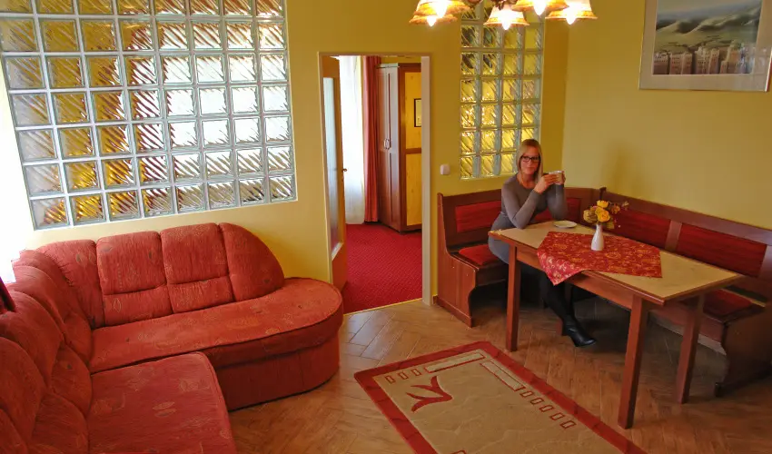 HoldLux Apartmanok S�rv�r - Kedvezm�nyes aj�nlat (min. 2 �j)