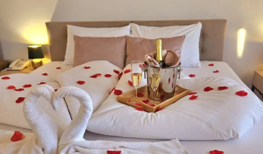 Holdvir�g Hotel S�rv�r - Kedvezm�nyes �r csal�dok r�sz�reak f�lpanzi�val (1 �jt�l)