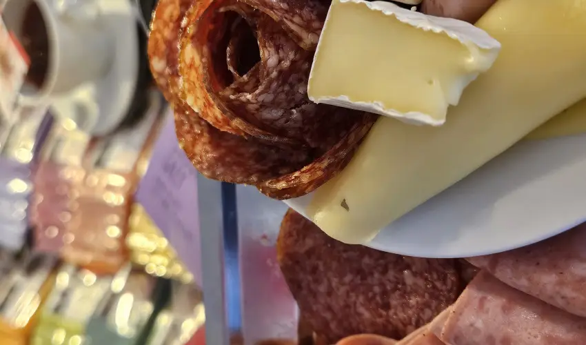 Holdvir�g Hotel S�rv�r - Kedvezm�nyes �r csal�dok r�sz�reak f�lpanzi�val (1 �jt�l)