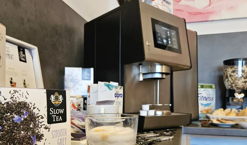 Holdvir�g Hotel S�rv�r - Kedvezm�nyes �r csal�dok r�sz�reak f�lpanzi�val (1 �jt�l)