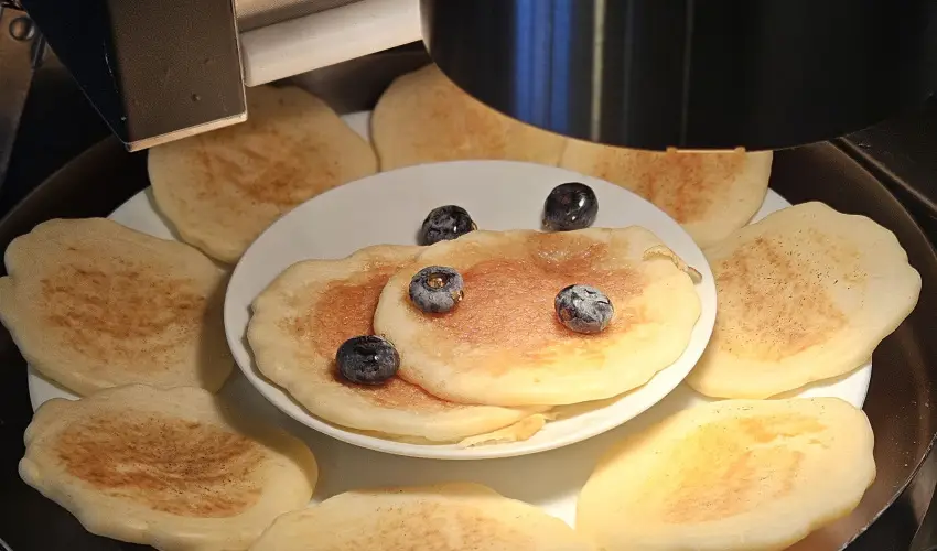 Holdvir�g Hotel S�rv�r - Kedvezm�nyes �r csal�dok r�sz�reak f�lpanzi�val (1 �jt�l)