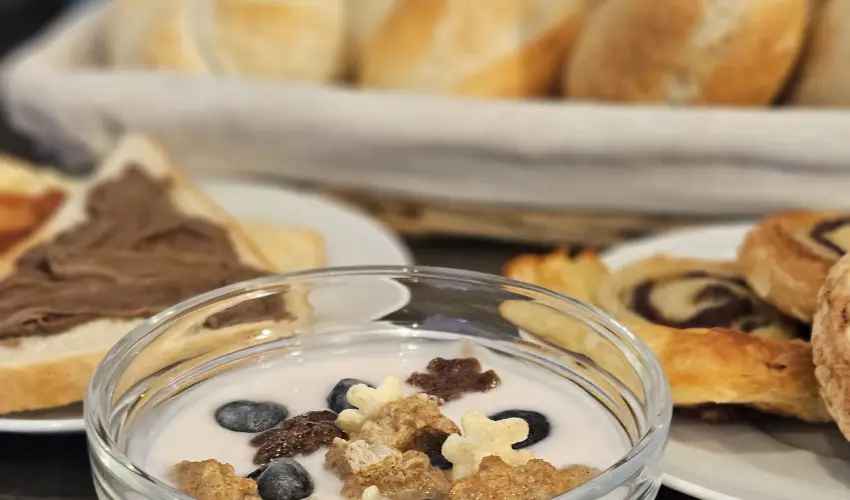 Holdvir�g Hotel S�rv�r - Kedvezm�nyes �r csal�dok r�sz�reak f�lpanzi�val (1 �jt�l)