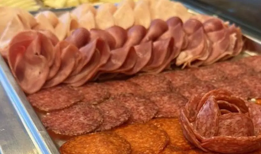 Holdvir�g Hotel S�rv�r - Kedvezm�nyes �r csal�dok r�sz�reak f�lpanzi�val (1 �jt�l)