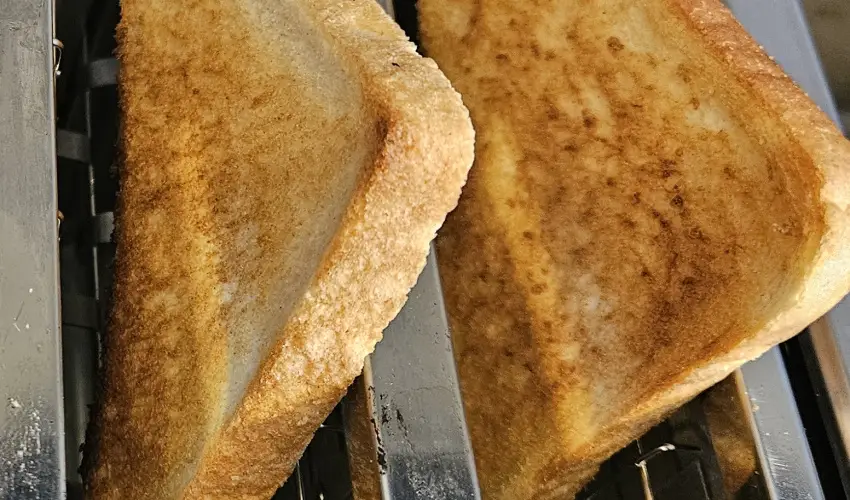 Holdvir�g Hotel S�rv�r - Kedvezm�nyes �r csal�dok r�sz�reak f�lpanzi�val (1 �jt�l)