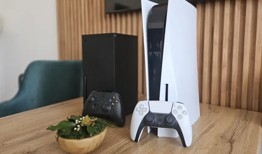 Holdvir�g Hotel S�rv�r - Kedvezm�nyes �r csal�dok r�sz�reak f�lpanzi�val (1 �jt�l)