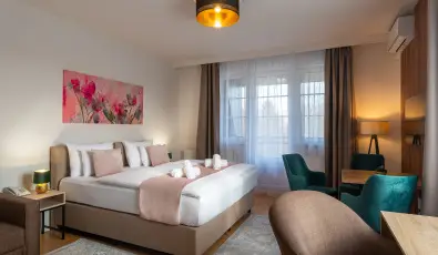 Holdvir�g Hotel S�rv�r