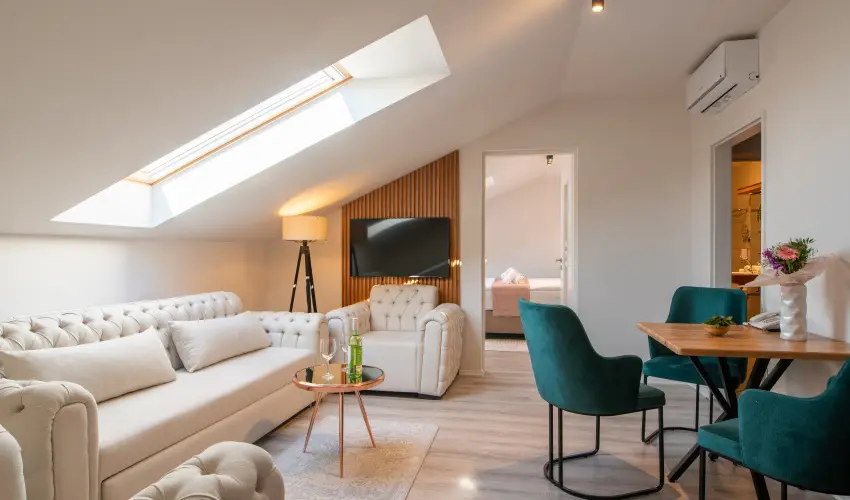 Holdvir�g Hotel S�rv�r - Kedvezm�nyes �r csal�dok r�sz�reak f�lpanzi�val (1 �jt�l)