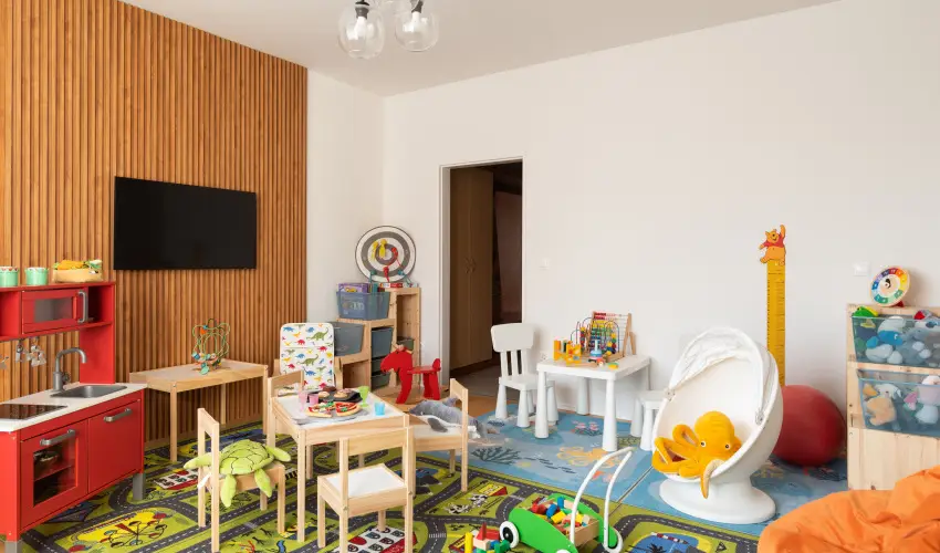 Holdvir�g Hotel S�rv�r - Kedvezm�nyes �r csal�dok r�sz�reak f�lpanzi�val (1 �jt�l)