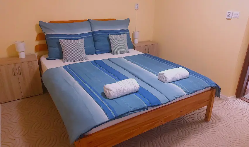 Holiday Apartman Mrahalom - Kedvezmnyes r csaldok rszreak (1 jtl)