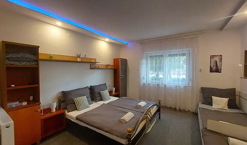 Holiday Apartman Mrahalom - Kedvezmnyes r csaldok rszreak (1 jtl)
