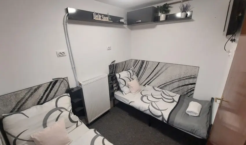 Holiday Apartman Mrahalom - Kedvezmnyes r csaldok rszreak (1 jtl)