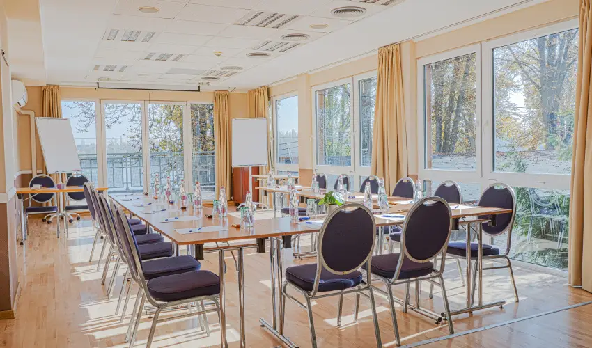 Holiday Beach Budapest Wellness Hotel with Sauna Park Budapest - Kedvezmnyes r csaldok rszreak reggelivel (1 jtl)