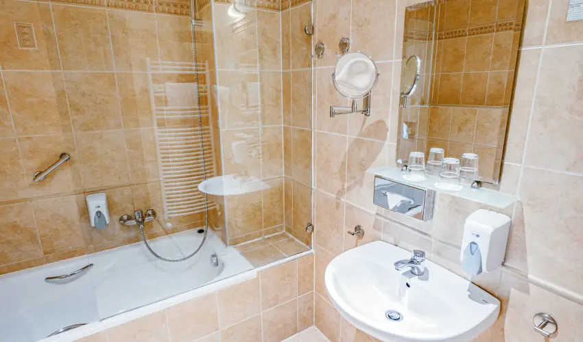 Holiday Beach Budapest Wellness Hotel with Sauna Park Budapest - Kedvezmnyes r csaldok rszreak reggelivel (1 jtl)