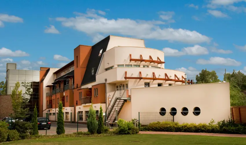 Holiday Beach Budapest Wellness Hotel with Sauna Park Budapest - Kedvezmnyes r csaldok rszreak reggelivel (1 jtl)