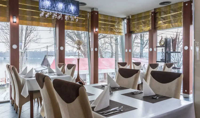 Holiday Beach Budapest Wellness Hotel with Sauna Park Budapest - Kedvezmnyes r csaldok rszreak reggelivel (1 jtl)