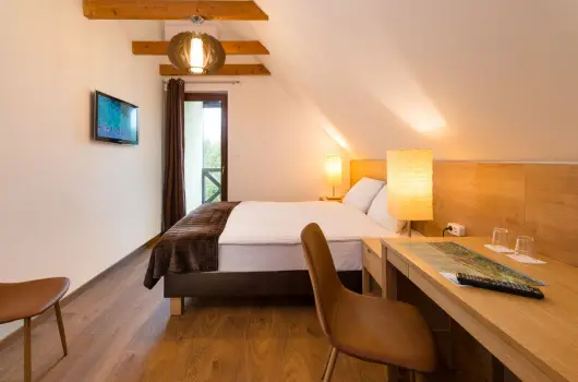 Honti Panzi� - Kedvezm�nyes �r csal�dok r�sz�reak (1 �jt�l)