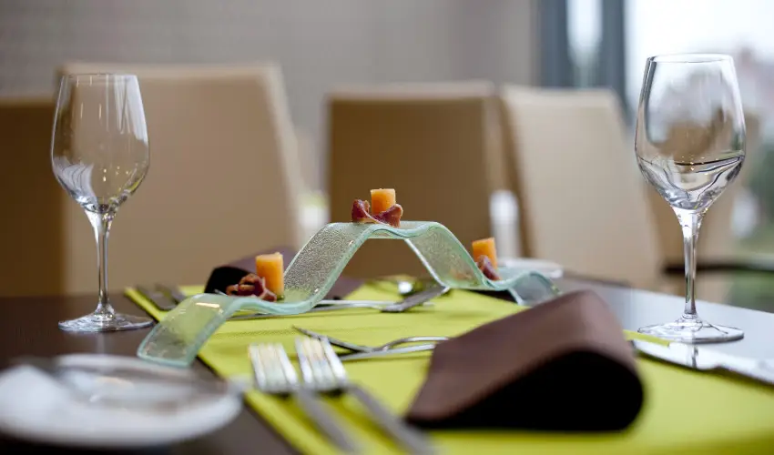 Abacus Business & Wellness Hotel Herceghalom - Kedvezmnyes r csaldok rszreak (1 jtl)