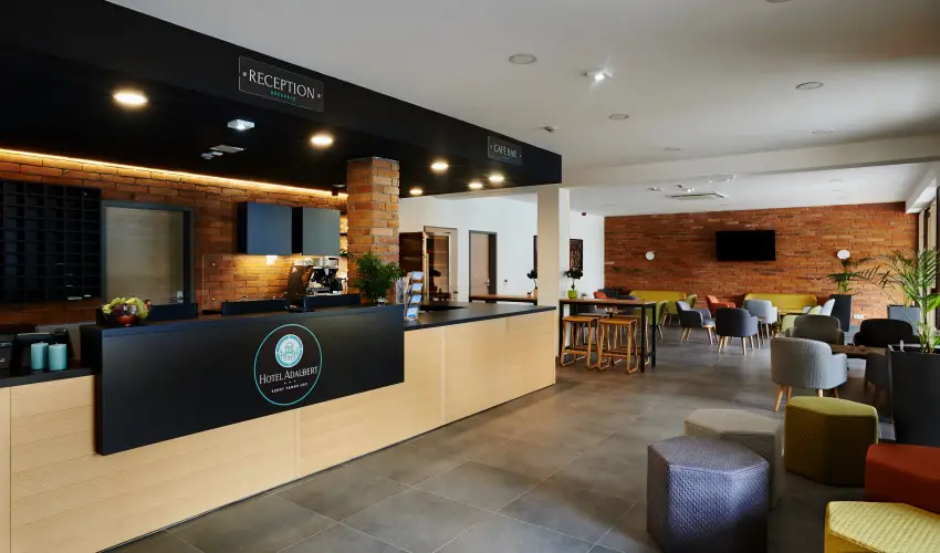 Hotel Adalbert - Szent Tam�s H�z Esztergom - Kedvezm�nyes �r csal�dok r�sz�reak reggelis ell�t�ssal (1 �jt�l)