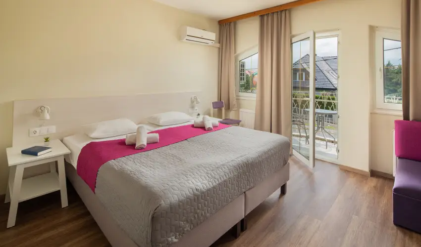 Admiral Family Resort Keszthely - Kedvezm�nyes �r csal�dok r�sz�reak reggelis ell�t�ssal (1 �jt�l)