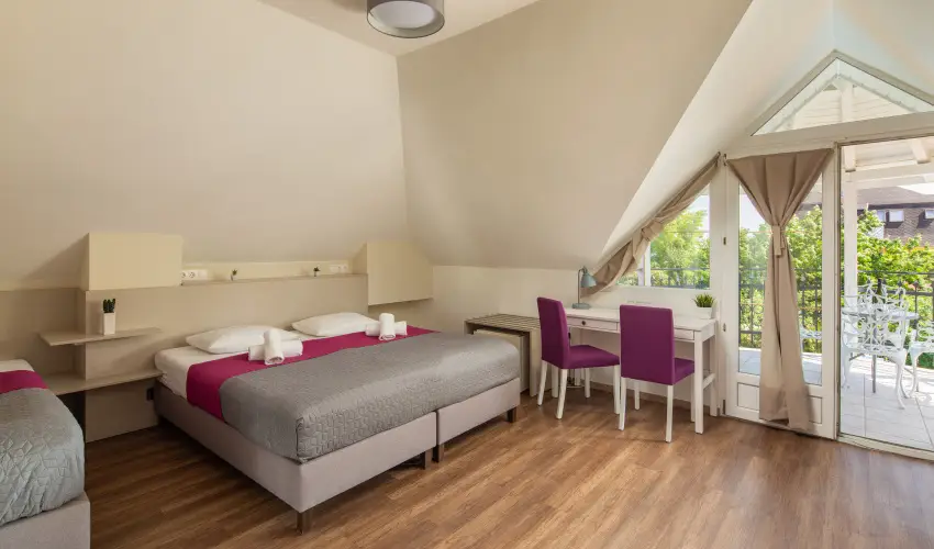 Admiral Family Resort Keszthely - Kedvezm�nyes �r csal�dok r�sz�reak reggelis ell�t�ssal (1 �jt�l)