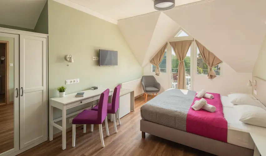 Admiral Family Resort Keszthely - Kedvezm�nyes �r csal�dok r�sz�reak reggelis ell�t�ssal (1 �jt�l)