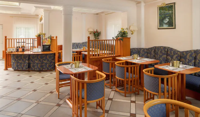 Admiral Family Resort Keszthely - Kedvezm�nyes �r csal�dok r�sz�reak reggelis ell�t�ssal (1 �jt�l)